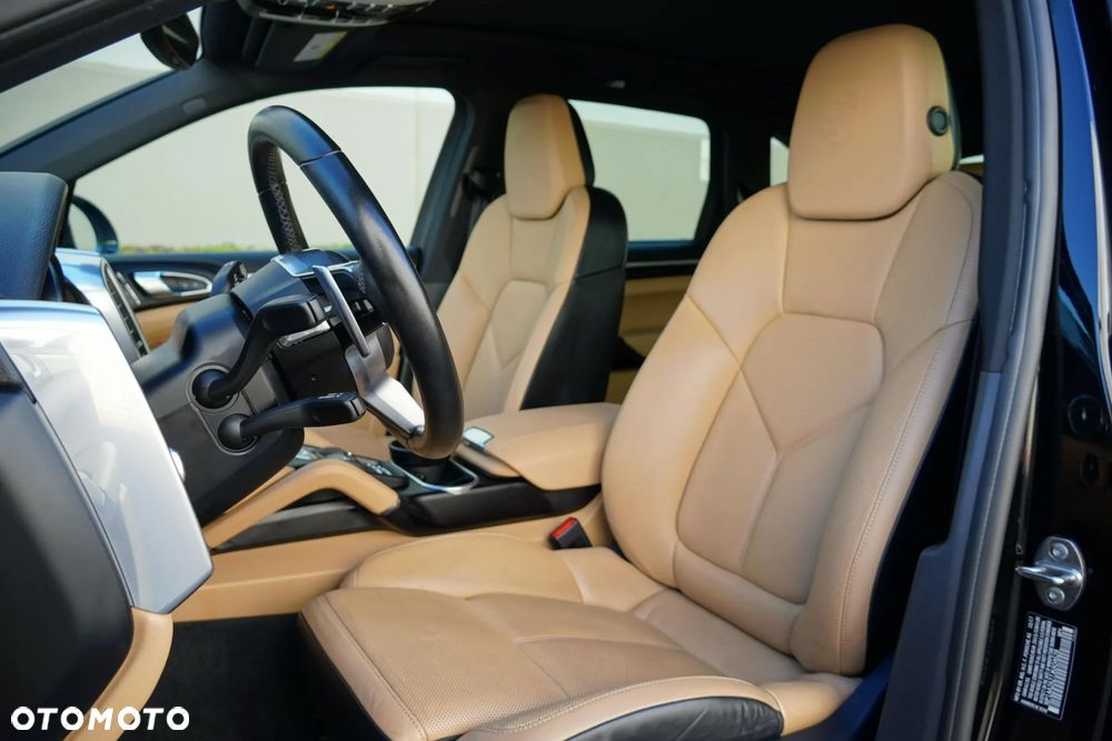 Porsche Cayenne Standard - 14
