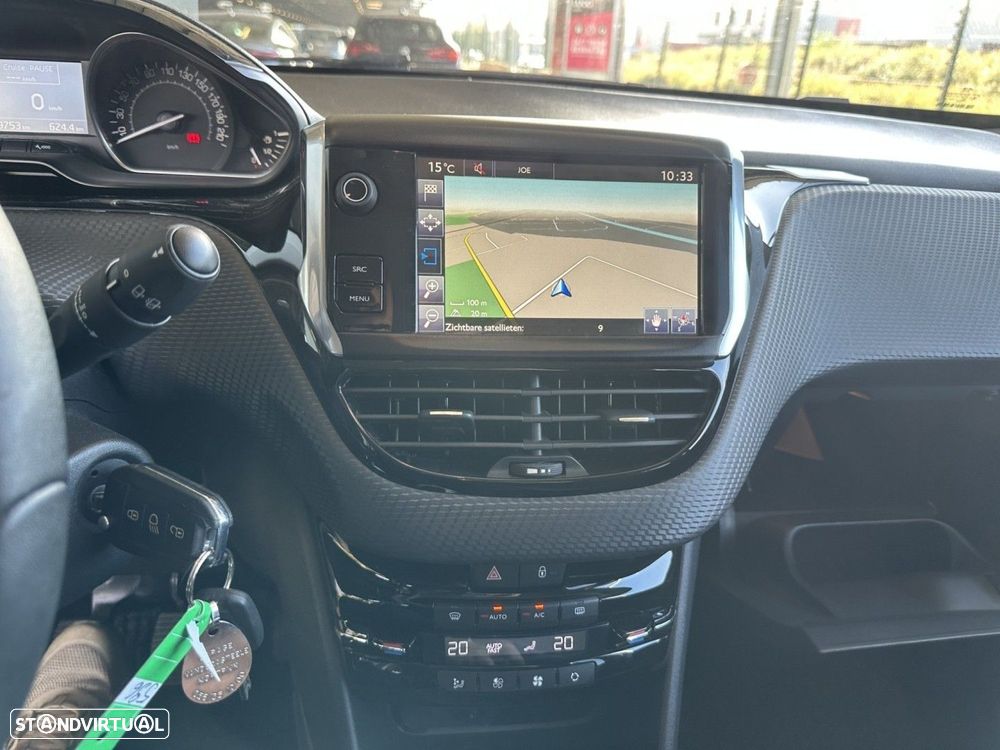 Peugeot 2008 1.2 PureTech Style - 5