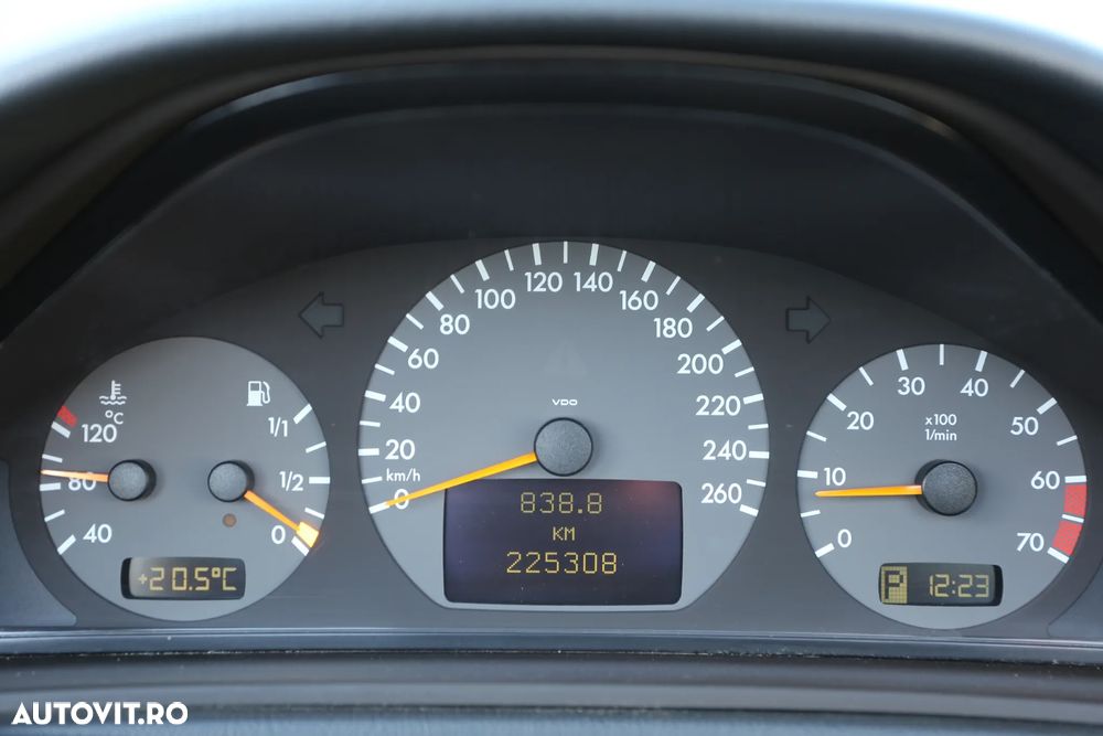 Mercedes-Benz CLK ver-cabrio-200-kompressor-automatik-avantgarde - 10