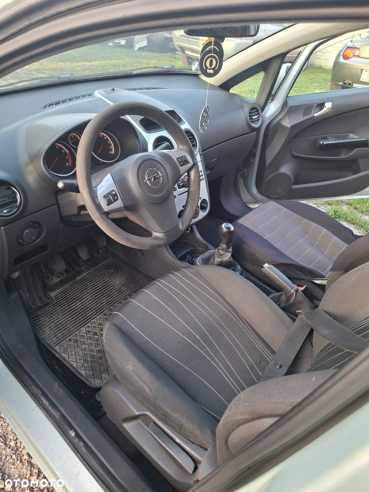 Opel Corsa - 4