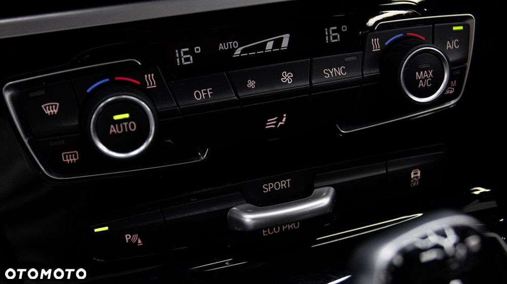 BMW Seria 2 218i GT - 25