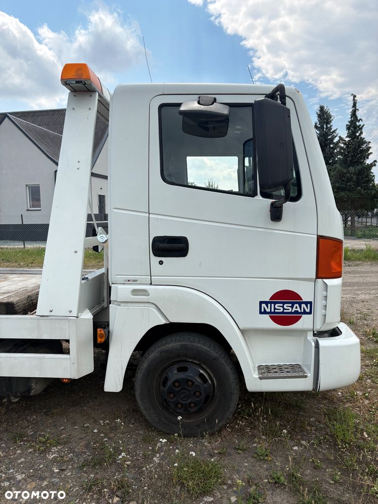 Nissan Atleon - 3