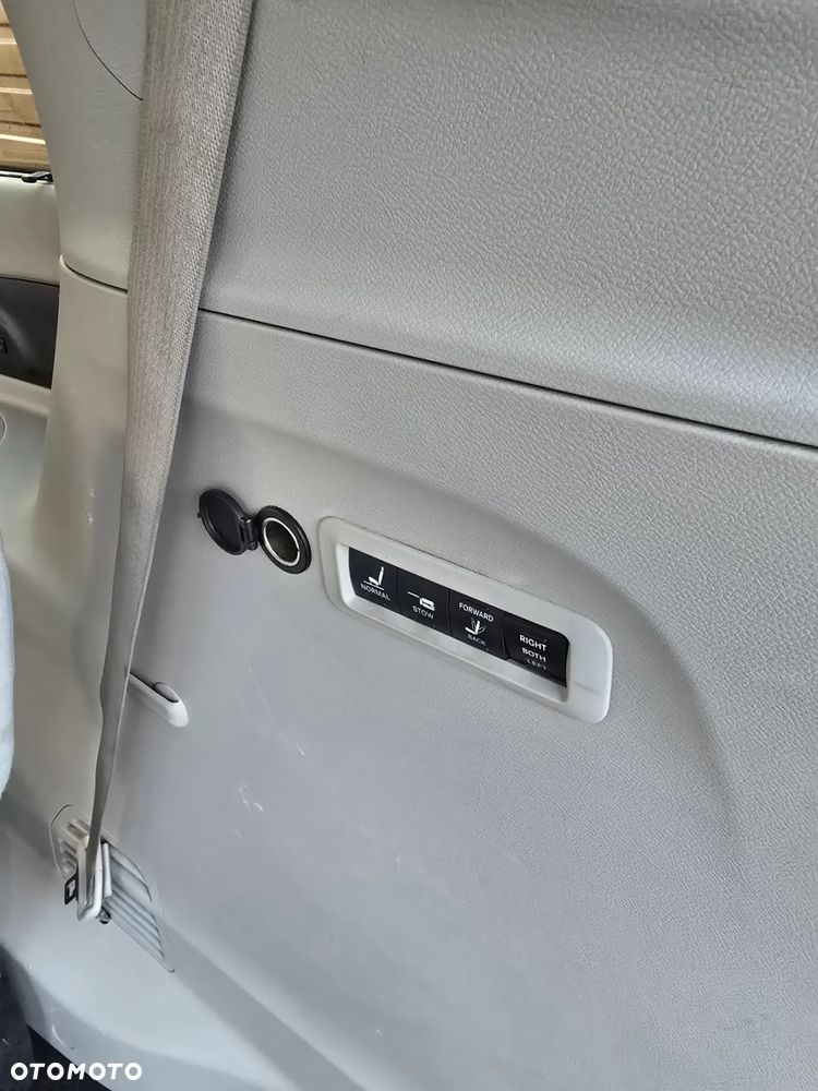 Chrysler Pacifica - 7