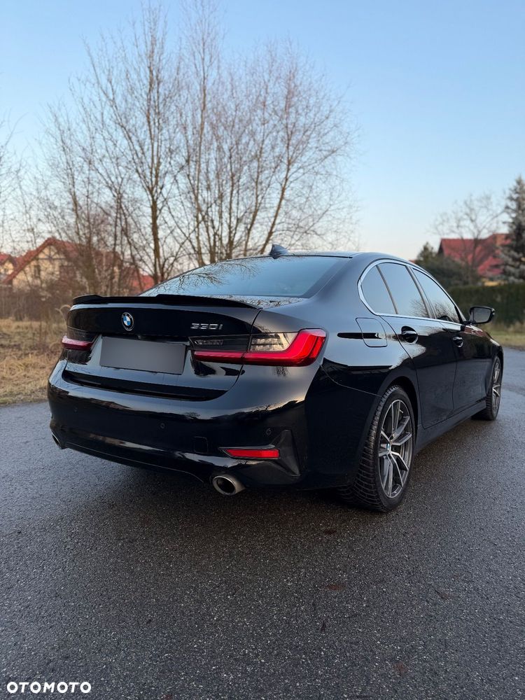 BMW Seria 3 330i Sport Line - 12