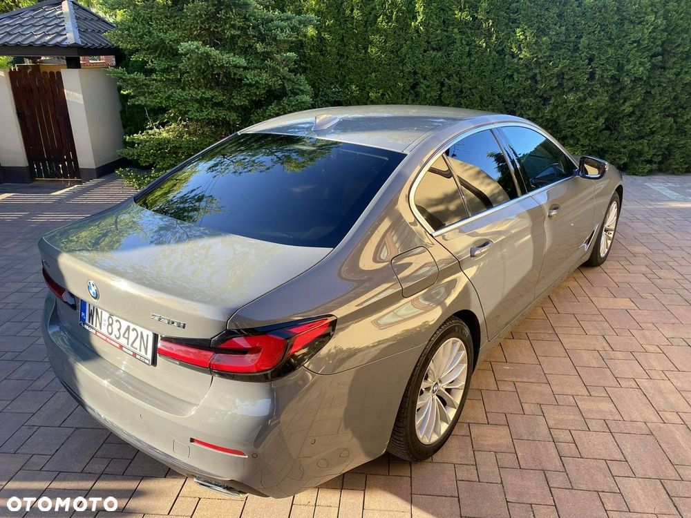 BMW Seria 5 530i xDrive mHEV Luxury Line - 11