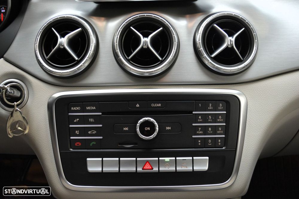 Mercedes-Benz CLA 200 CDI Urban - 18