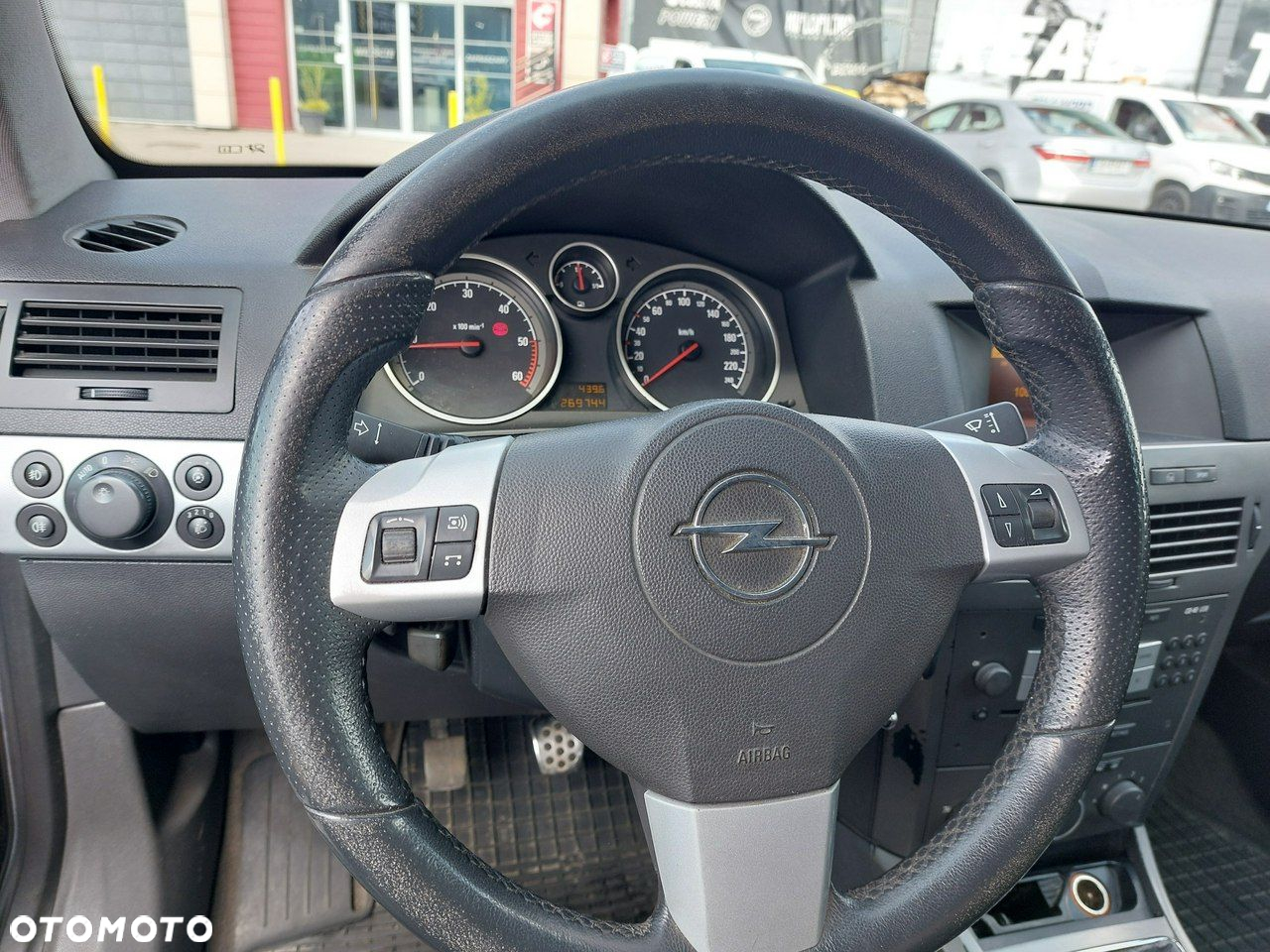 Opel Astra GTC 1.9 CDTI Cosmo - 16