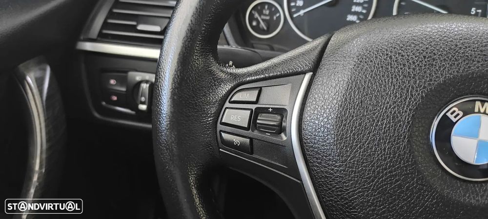 BMW 318 d Auto Line Luxury - 43