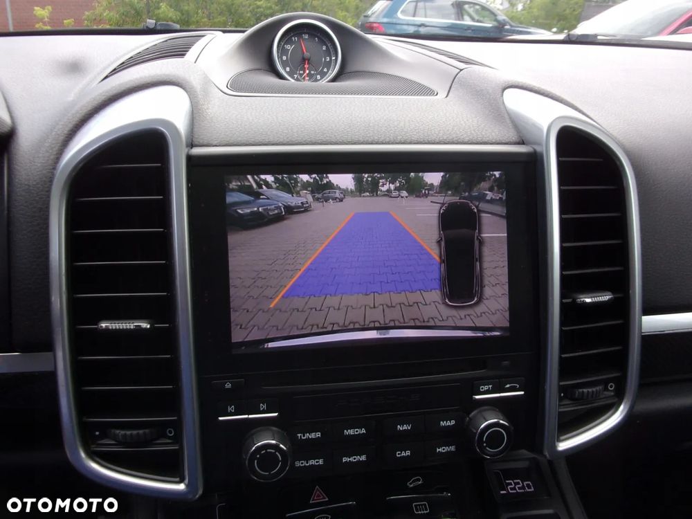 Porsche Cayenne Platinum Edition - 2