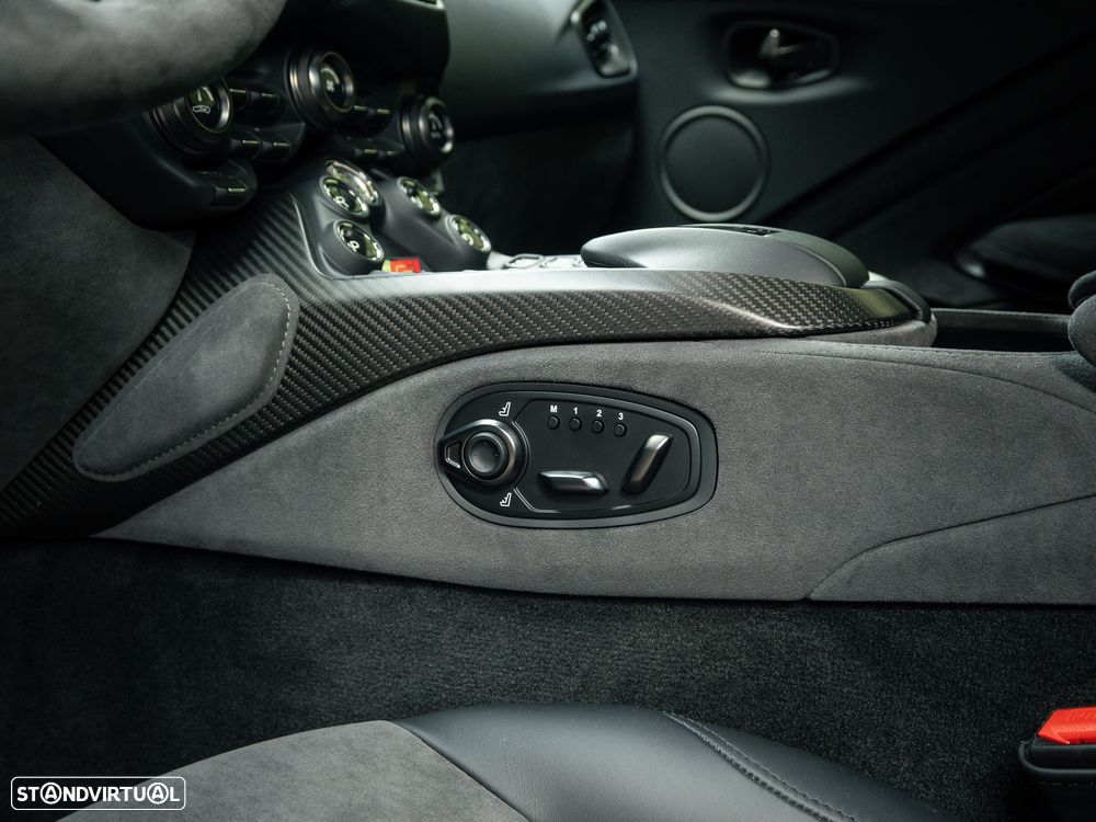 Aston Martin Vantage Coupe V8 F1 Edition - 26