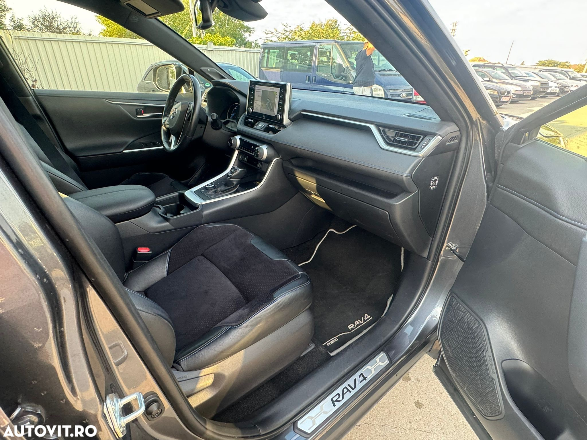 Toyota RAV4 2.5 Hybrid VVT-iE 4x4 Luxury - 10