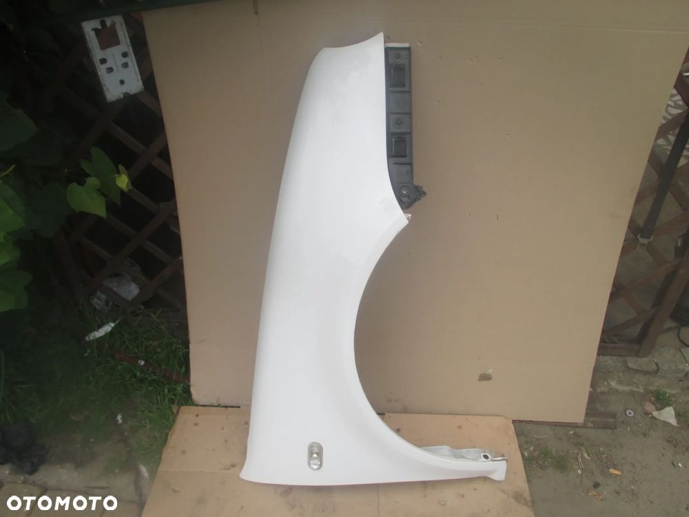 błotnik prawy Golf IV LB9A Biały zero korozji orginał - 1