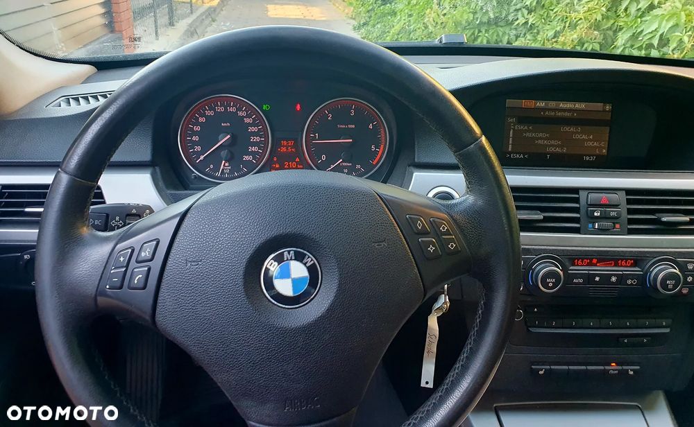 BMW Seria 3 320d DPF - 8
