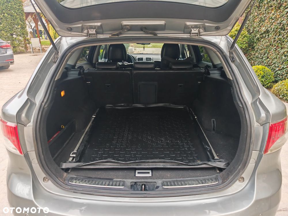 Toyota Avensis 2.2 D-4D Sol - 6