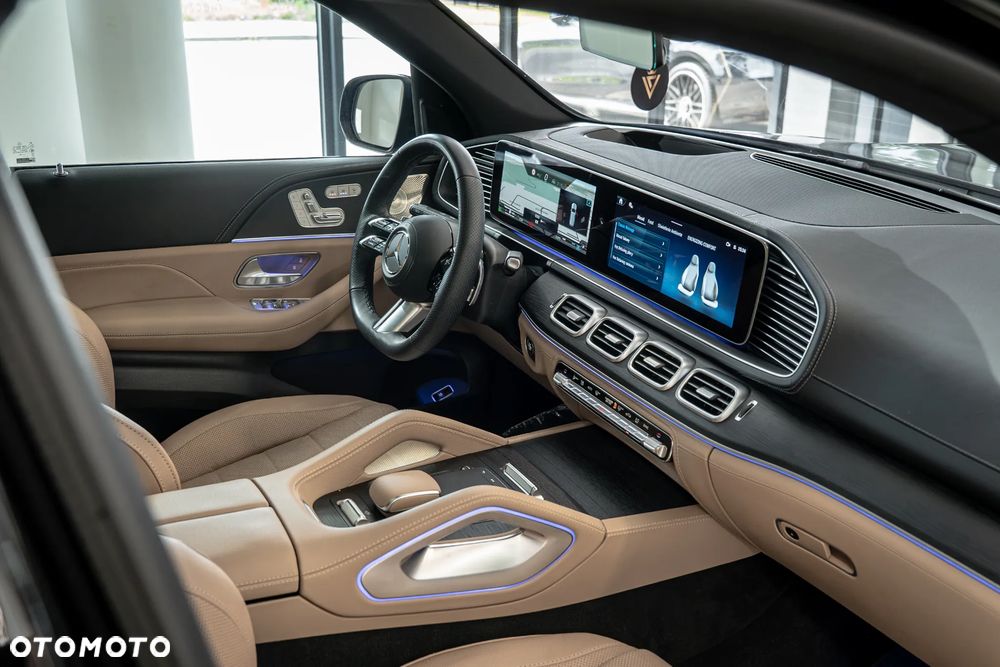 Mercedes-Benz GLS - 38
