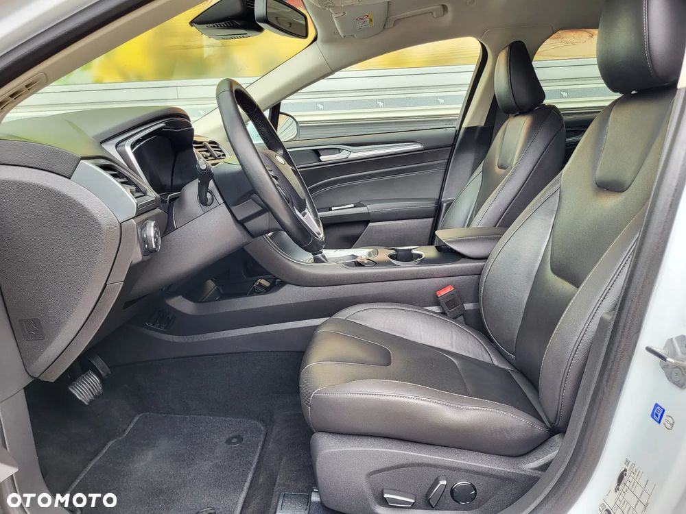 Ford Mondeo 2.0 Hybrid Titanium GPF - 17