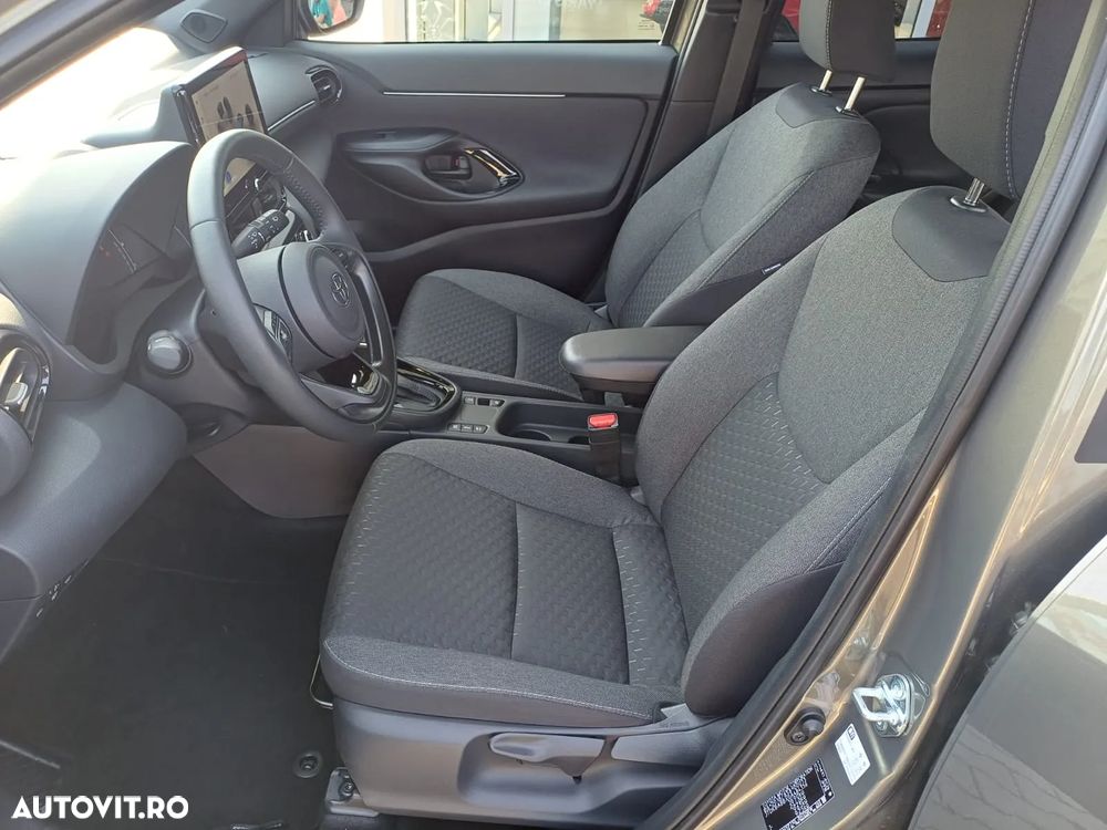 Toyota Yaris Cross 1.5 VVT-i HSD 4x2 Dynamic - 9