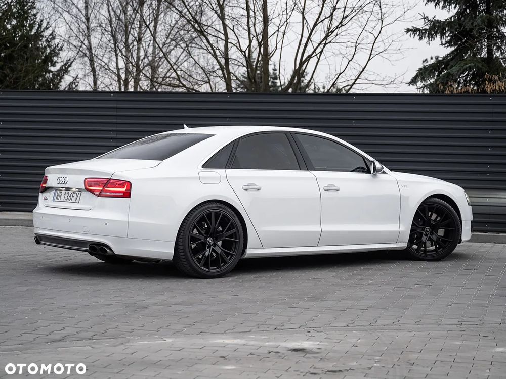 Audi S8 - 10