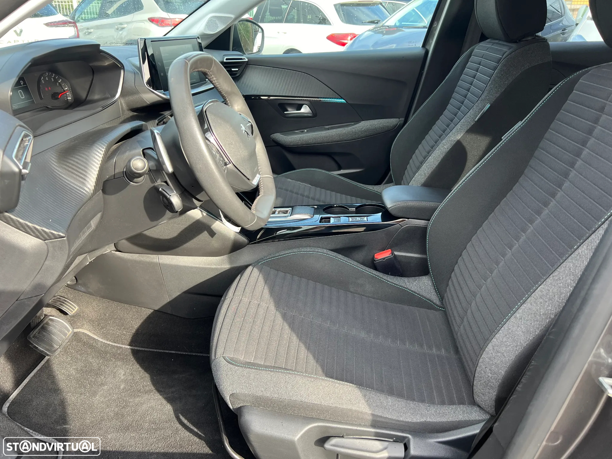 Peugeot 208 1.2 PureTech Allure Pack EAT8 - 11