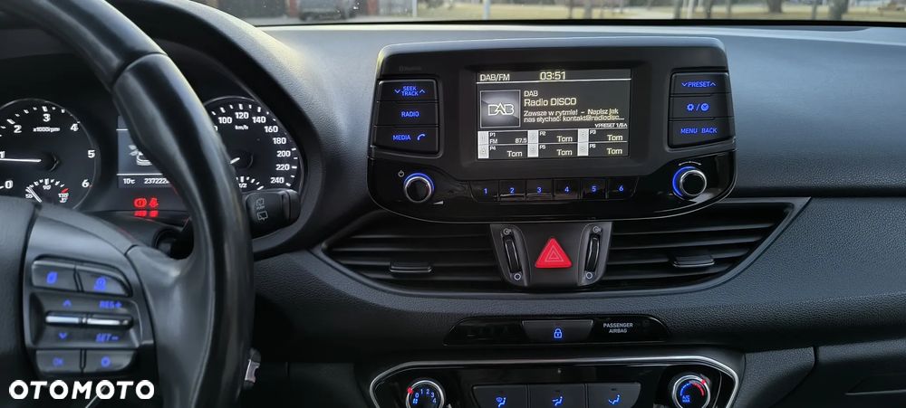 Hyundai i30 blue Kombi 1.6 CRDi Passion - 11