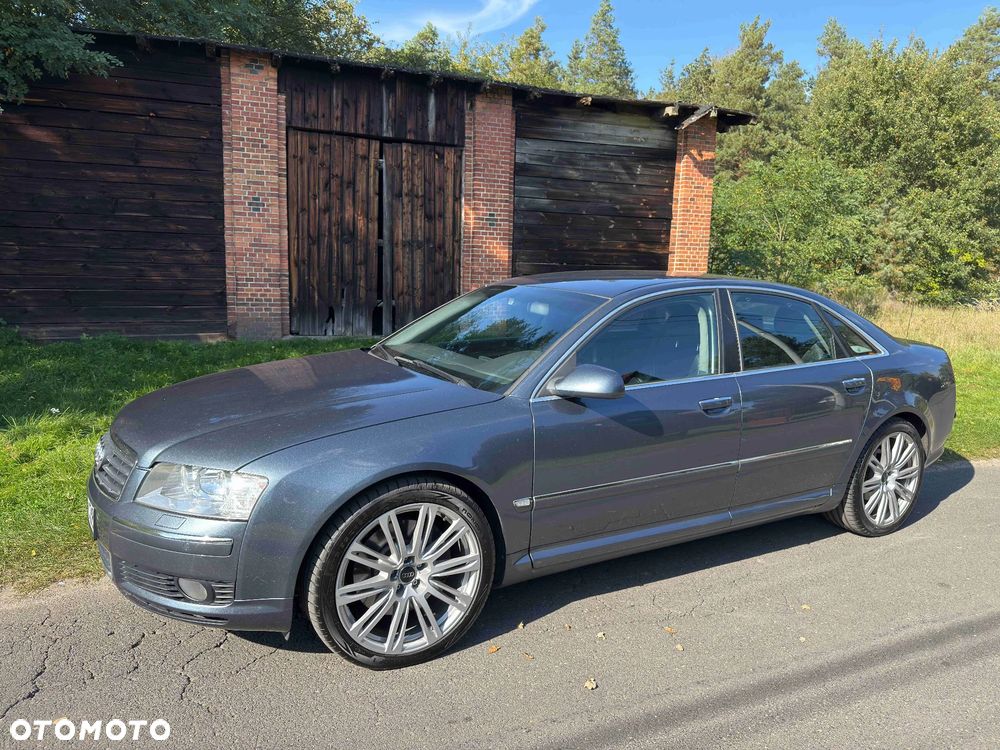 Audi A8 2004 photo 2