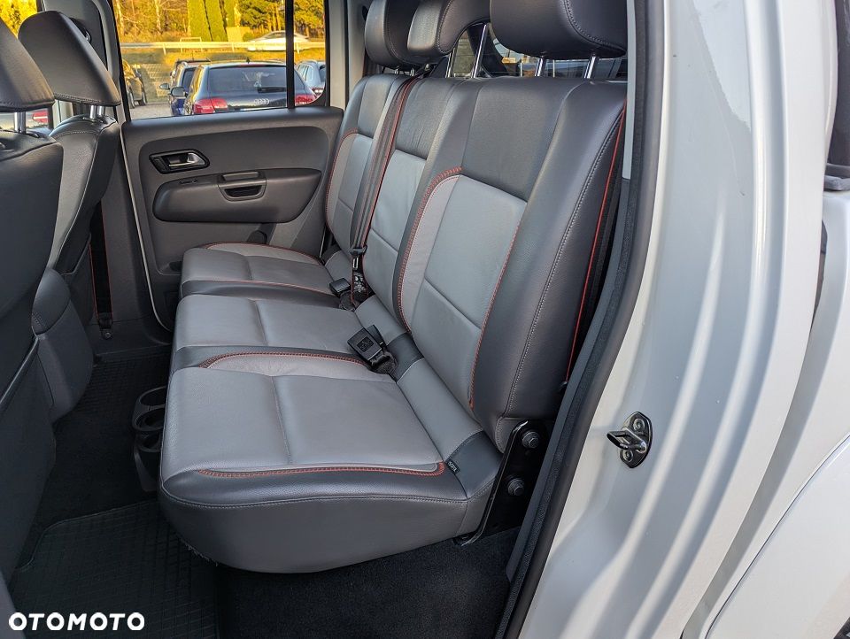 Volkswagen Amarok 2.0 BiTDI Autm Canyon - 28