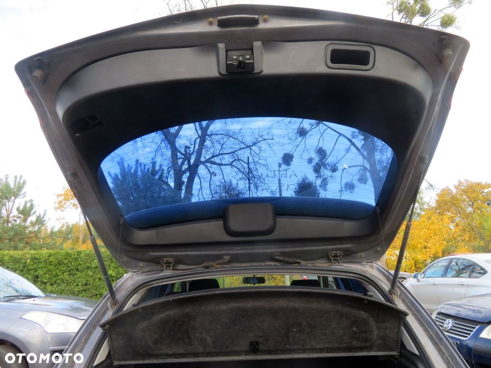 KLAPA BAGAŻNIKA TYLNA 3 I BK 5D HB 29Y  SZARY MAZDA 2003-2006 - 8