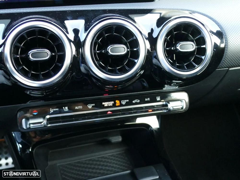 Mercedes-Benz A 250 e AMG Line - 21