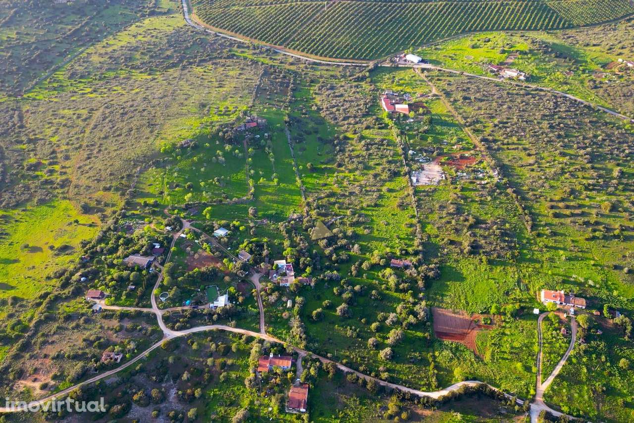 Quinta com duas ruinas para habitação perto campo de Golfe, Lagos - Grande imagem: 3/20