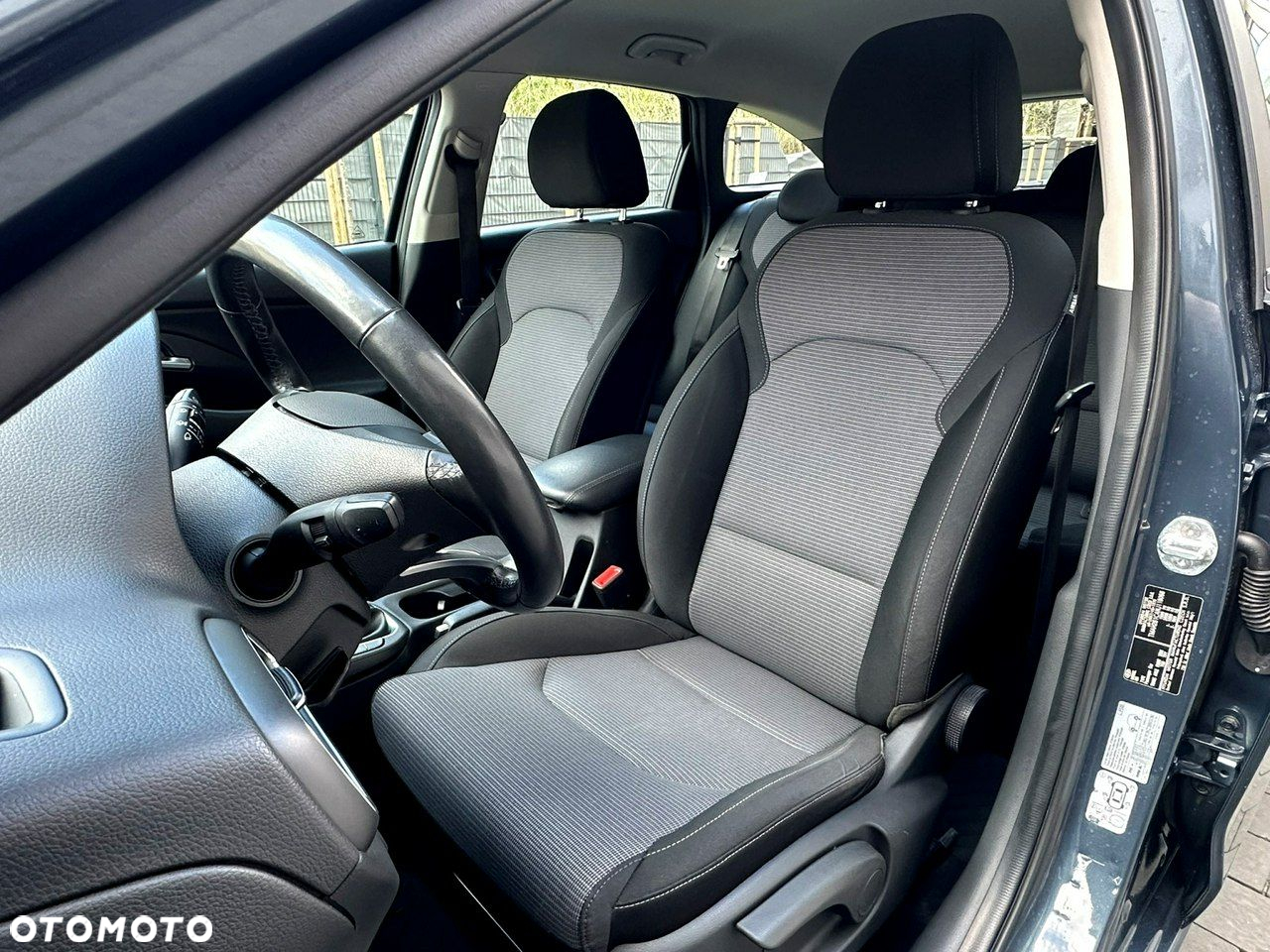 Hyundai i30 1.5 DPI Classic + - 13