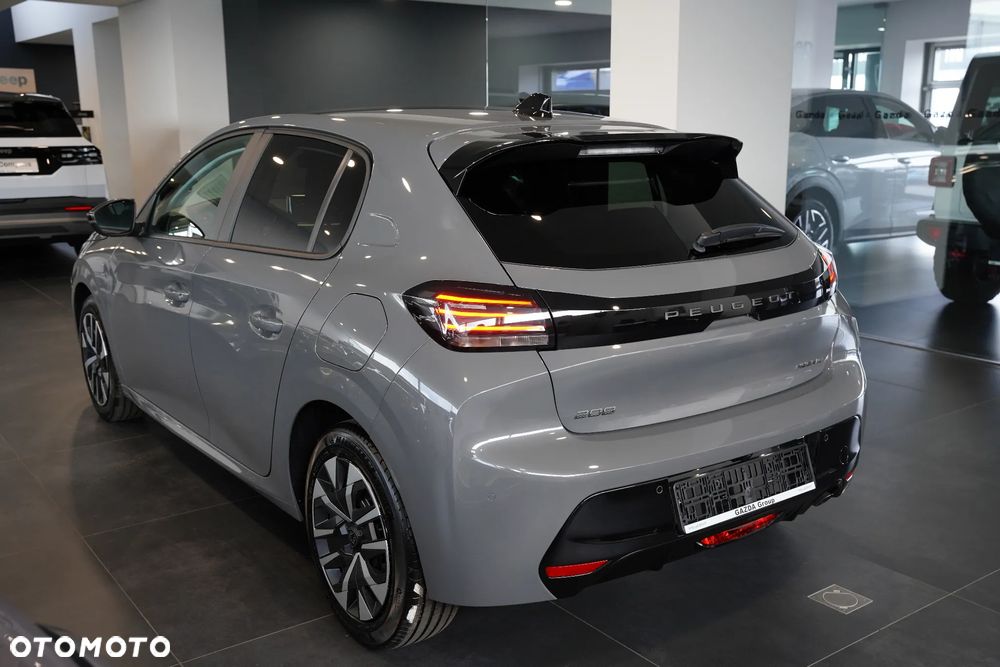 Peugeot 208 - 4