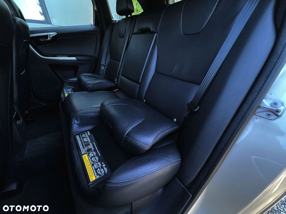 Volvo XC 60 D4 Momentum - 37