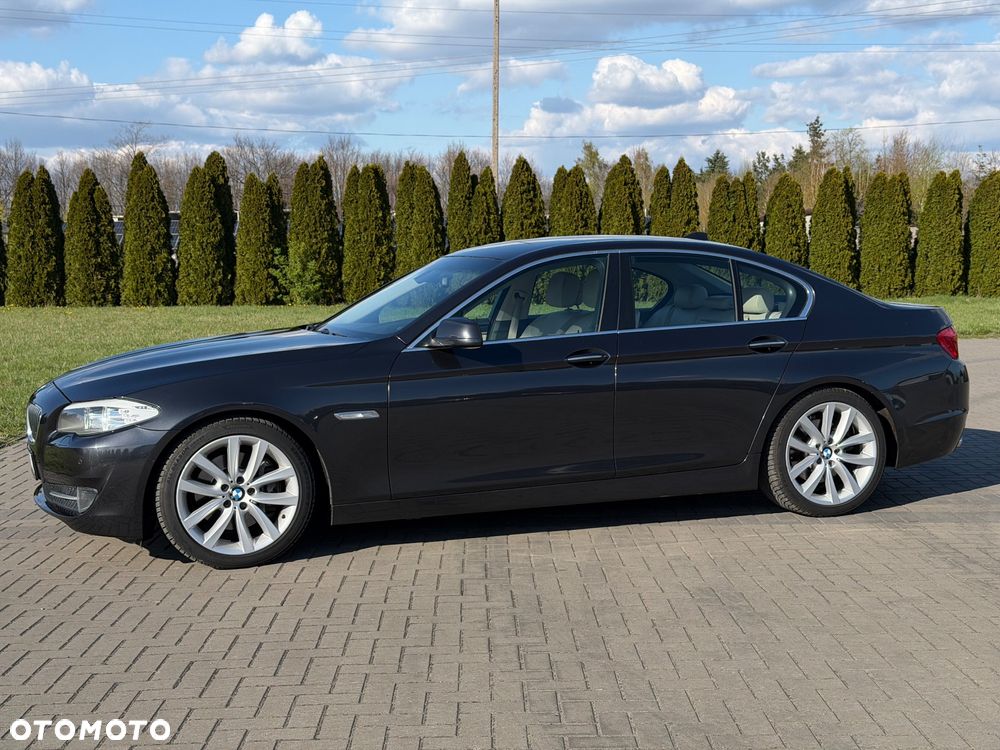 BMW Seria 5 528i Sport-Aut Luxury Line - 15