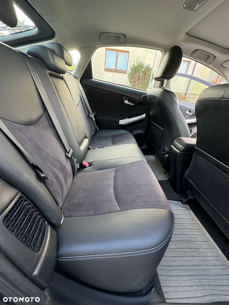 Toyota Prius (Hybrid) Comfort - 9