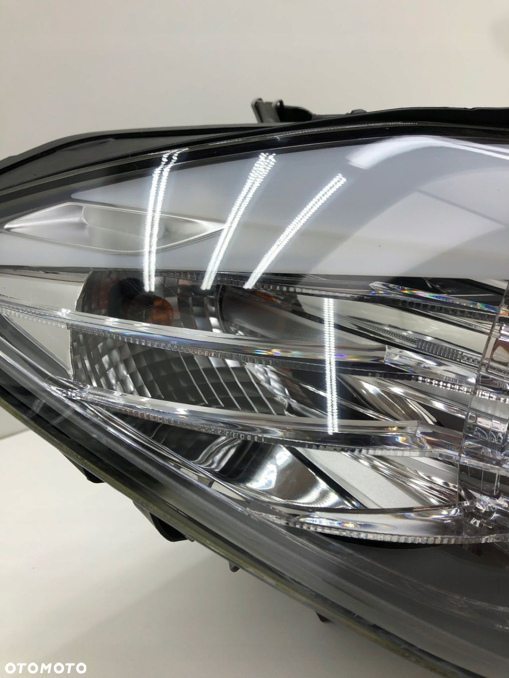 BMW 5 F10 F11 PRAWA PRZEDNIA LAMPA ANGLIK KOMPLETNA 7203242 - 7