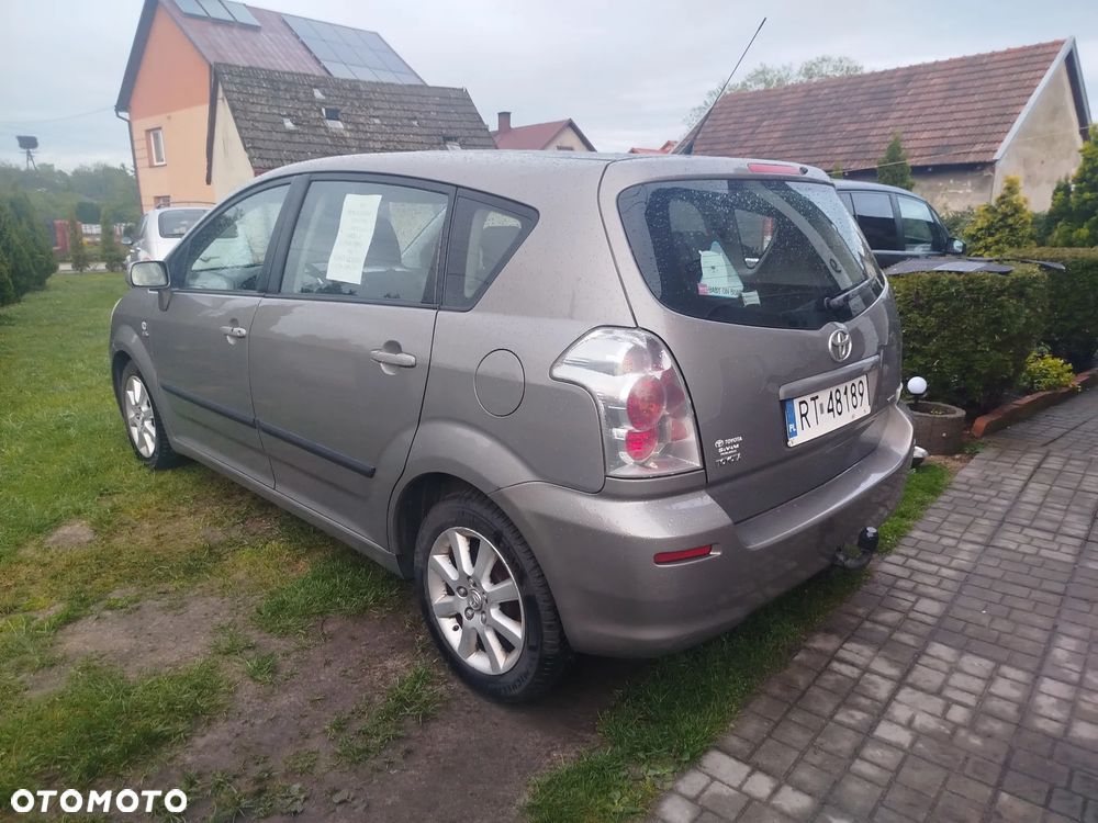 Toyota Corolla Verso 2.0 D-4D Sol - 4