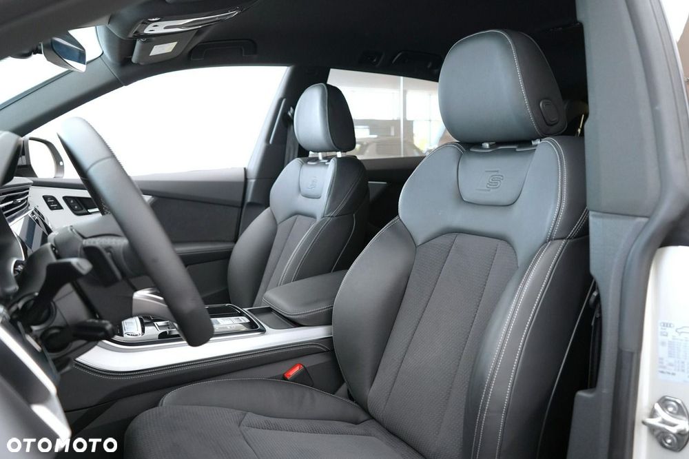 Audi Q8 - 13