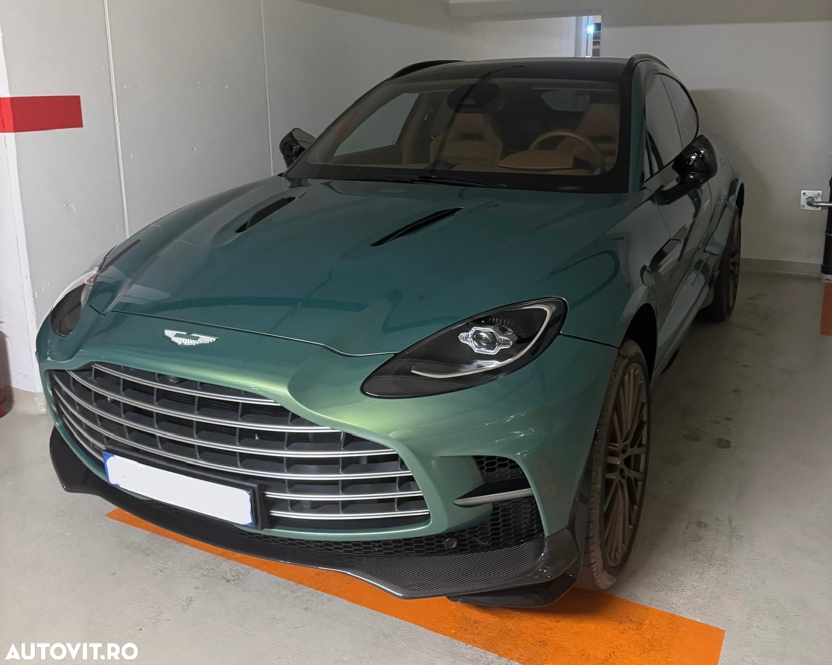 Aston Martin DBX - 2