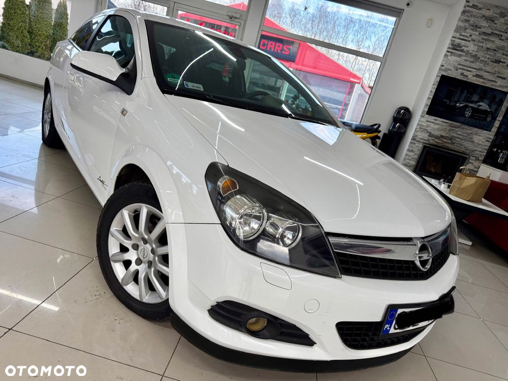 Opel Astra 1.6 Black&White - 20