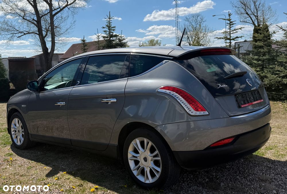 Lancia Delta 1.6 MultiJet 16v Silver - 4