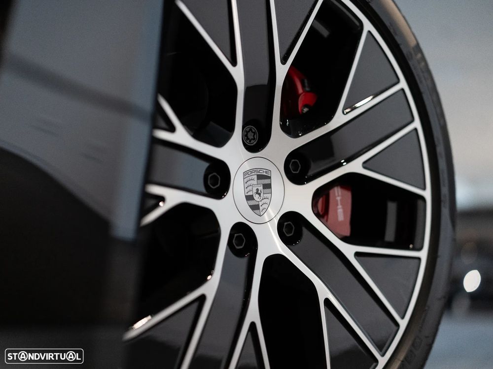 Porsche Taycan 4S Bateria Performance Plus - 18