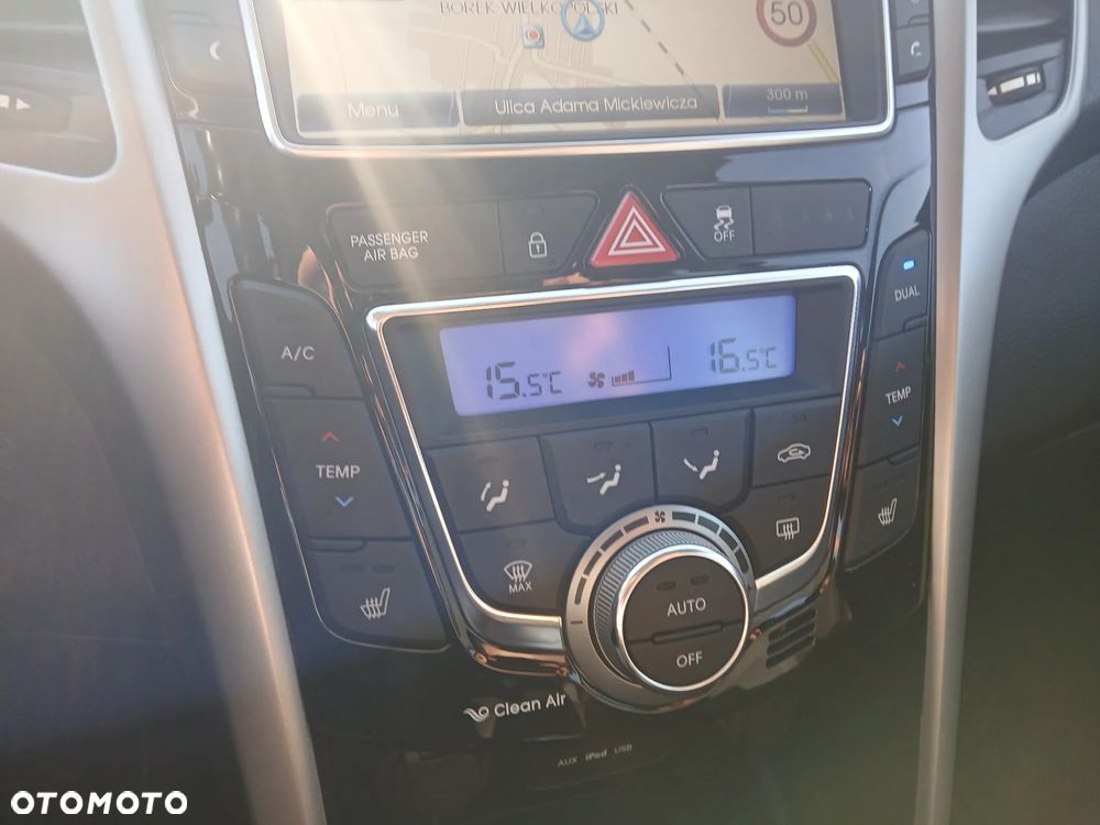 Hyundai i30 1.6 GDI Premium - 25