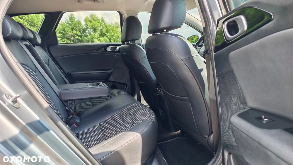 Kia Ceed 1.5 T-GDI MHEV L Business Line DCT - 8