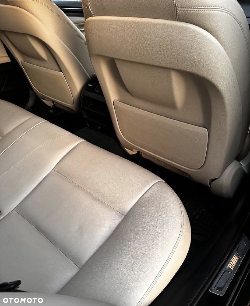 BMW Seria 5 520d xDrive - 23