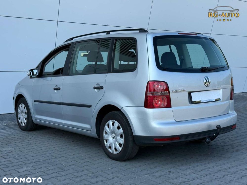 Volkswagen Touran - 9
