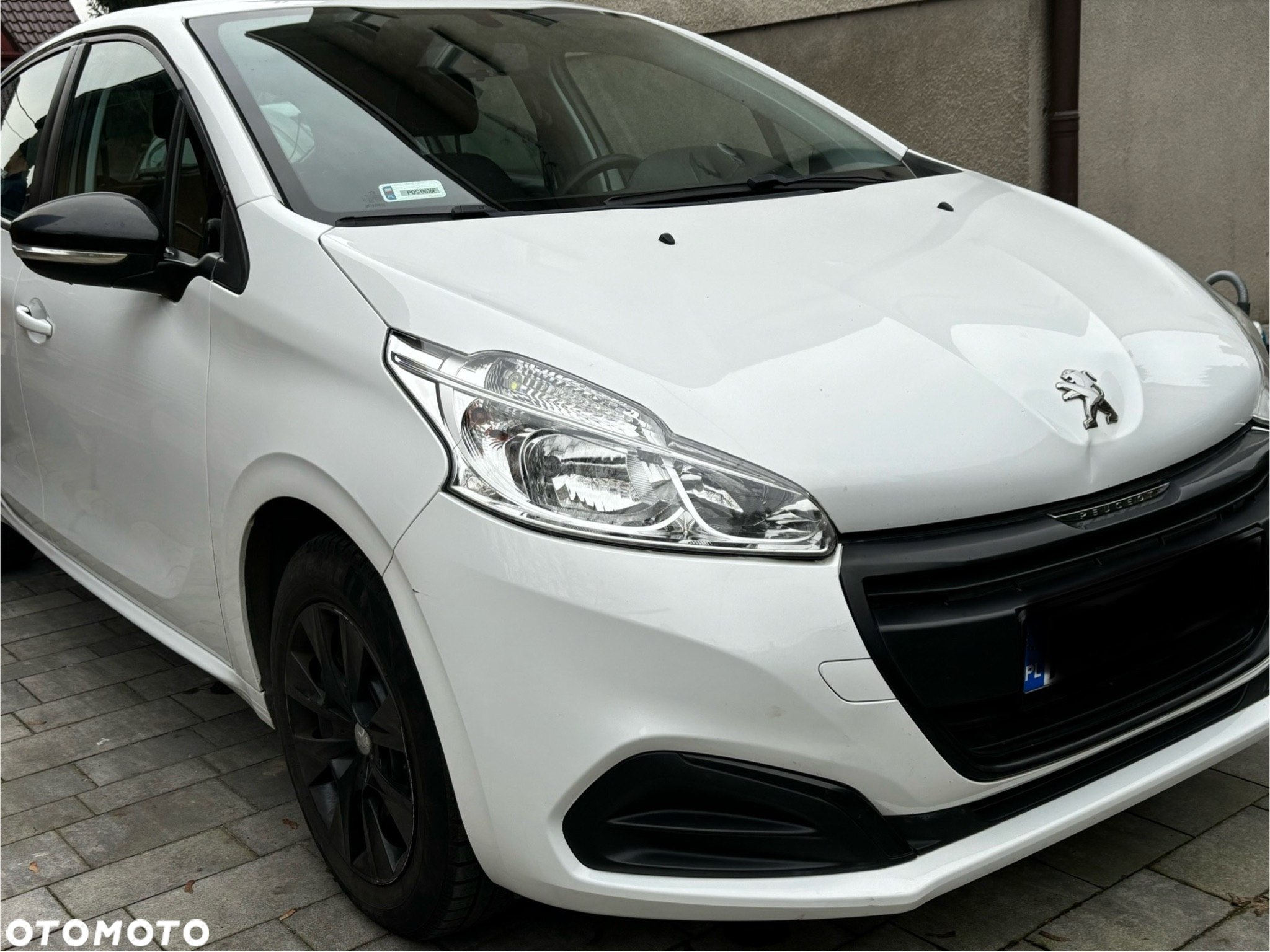 Peugeot 208 - 10