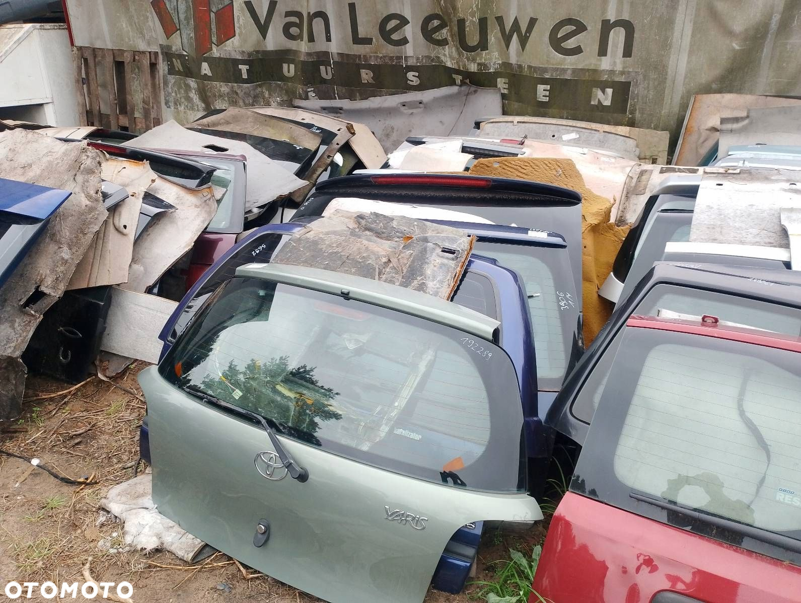 KOMPLETNY TYŁ KLAPA ZDERZAK LAMPA TOYOTA YARIS I (po lifcie) 6S4 - 16