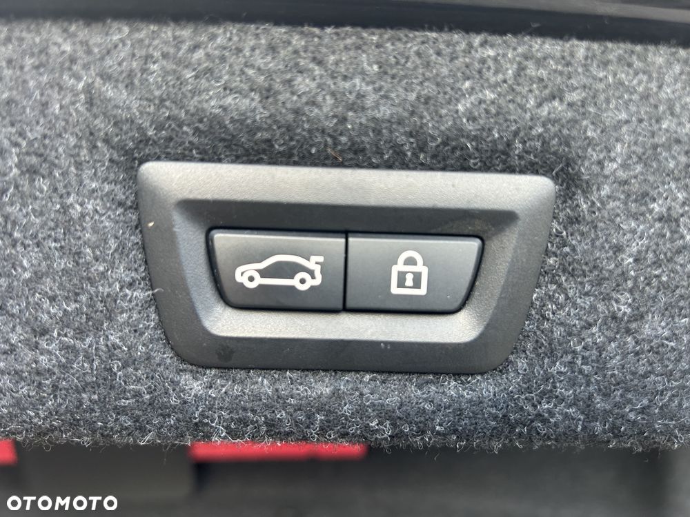 BMW Seria 5 520d Sport Line - 24