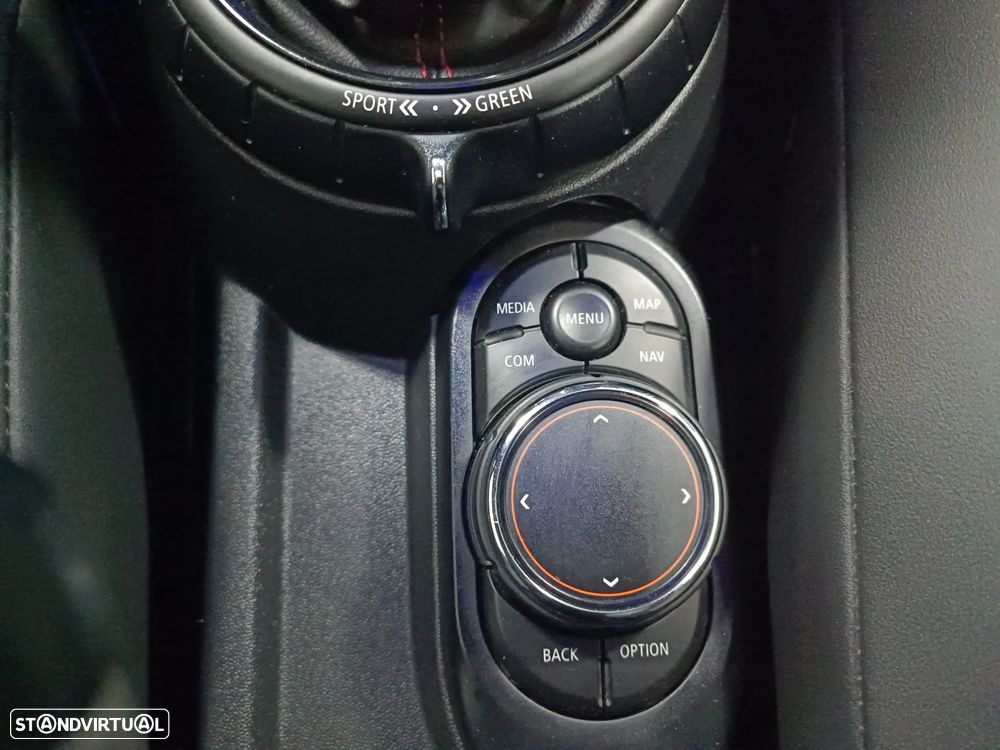 MINI 5 Portas Cooper SD Sport Aut. - 32