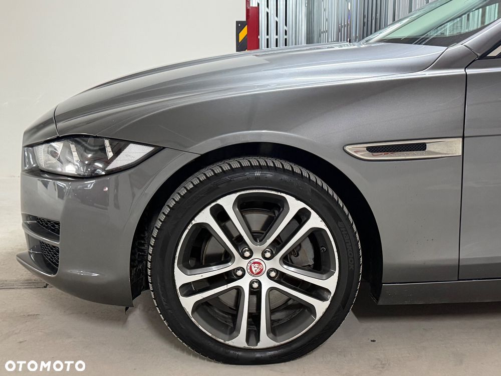 Jaguar XE 20d AWD Pure - 17